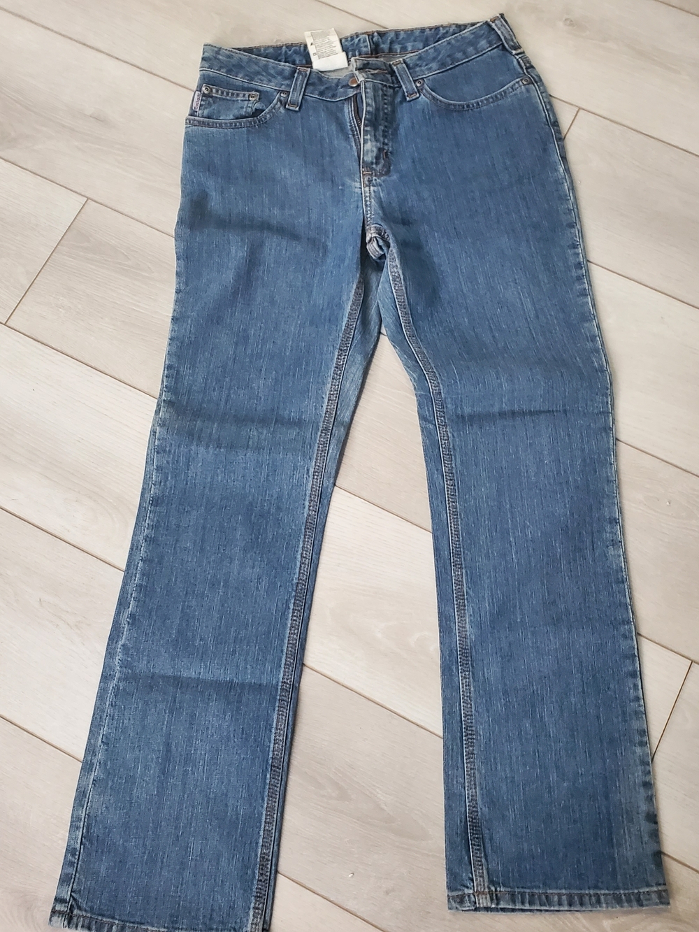 Carhartt Women's Traditional Fit Jeans in Medium Blue Wash Size 6x30